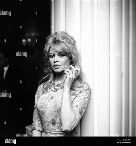 brigitte bardot cigarette